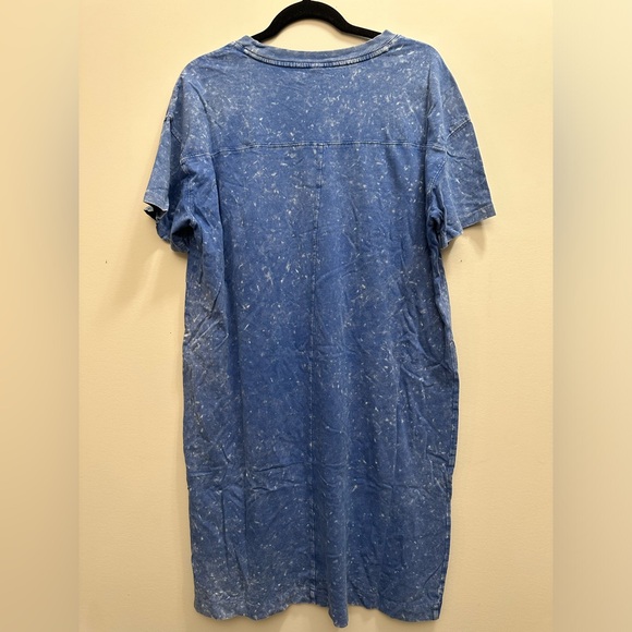 Old Navy T-Shirt Dress - Picture 2 of 3